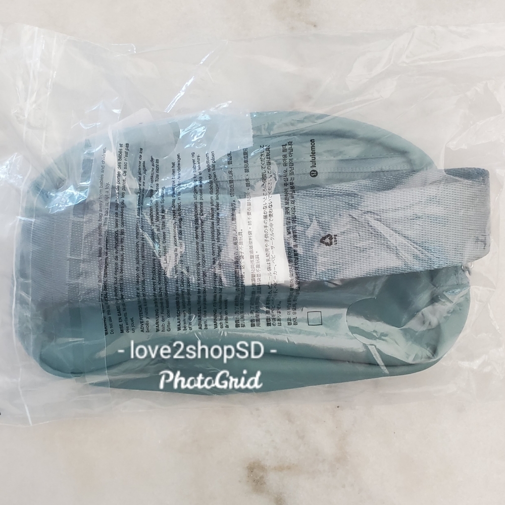 Lululemon Everywhere Belt Bag Tidewater Teal Silver logo NWT - Picture 2 of 4